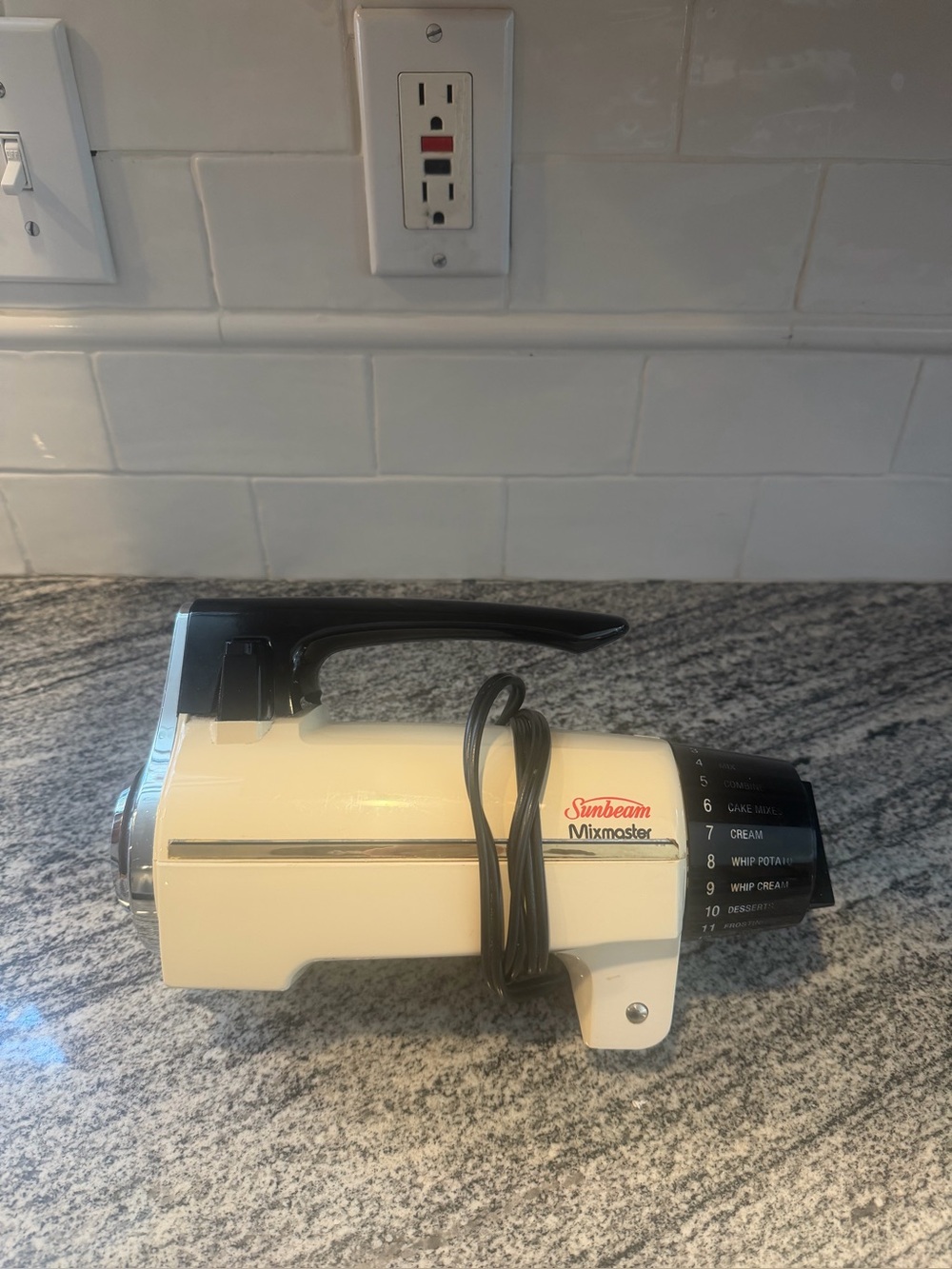 Sunbeam Mixmaster 2360 12 Speed Hand Mixer Part Power Main Motor Only